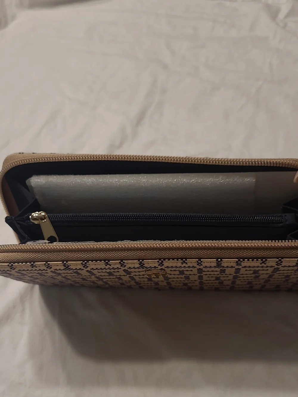 Tommy Hilfiger Beige Logo-Print Zip Wallet with Gold Hardware